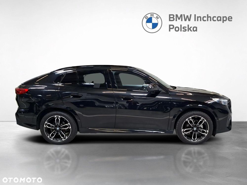 BMW iX2 eDrive20 66.5kWh M Sport - 7