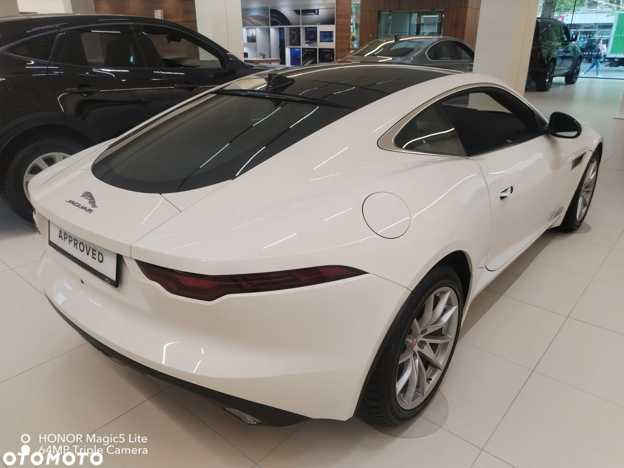 Jaguar F-Type Coupe P300 First Edition - 4