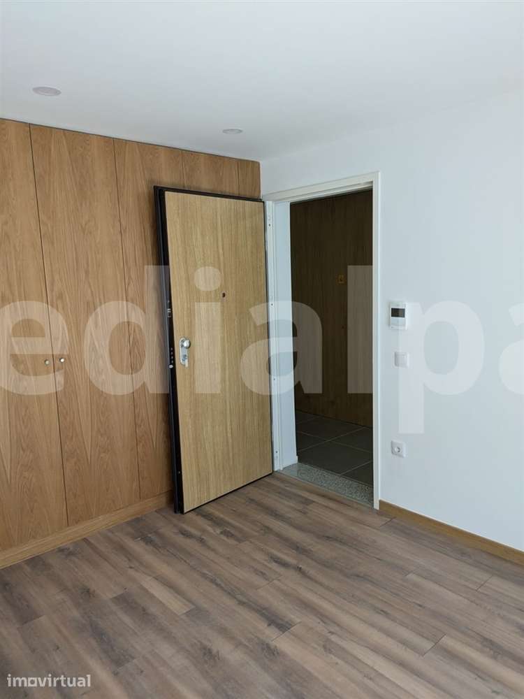 Apartamento T0 Venda em Paranhos,Porto - Grande imagem: 2/10