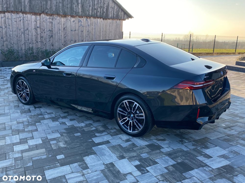 BMW Seria 5 520d xDrive - 17