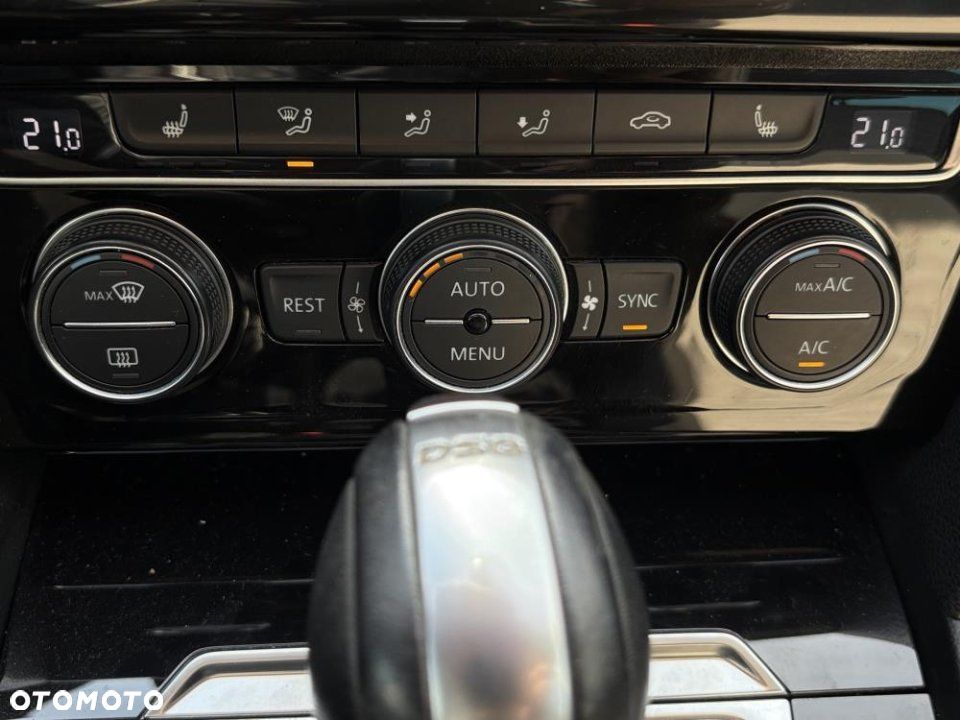 Volkswagen Passat - 13