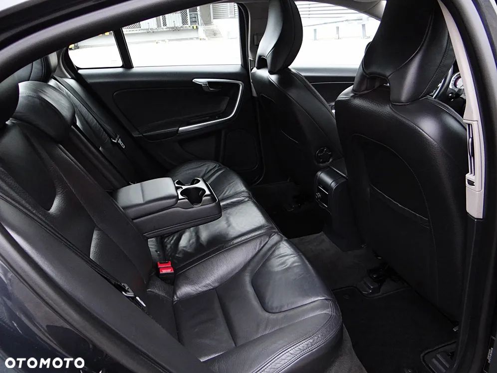 Volvo S60 D3 Summum - 38