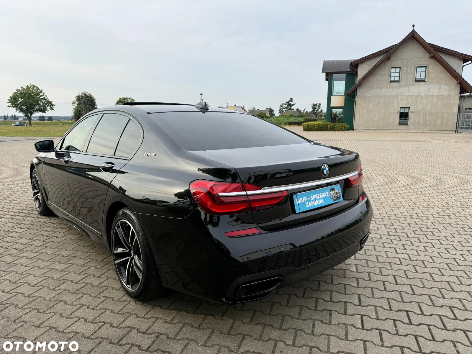 BMW Seria 7 740e iPerformance - 3