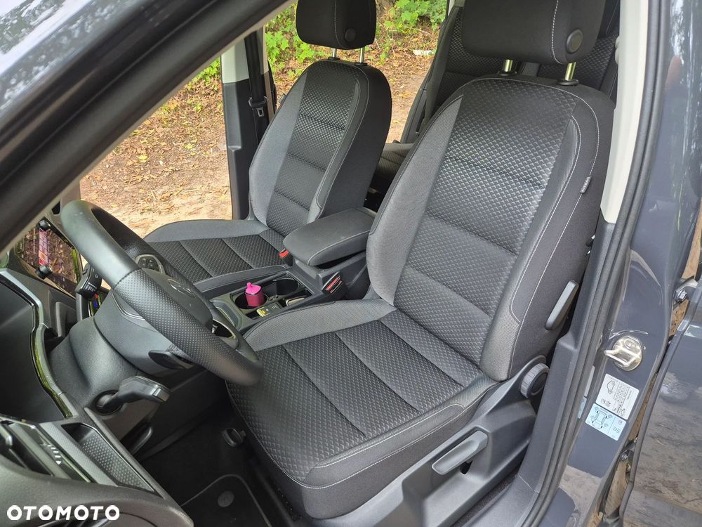 Volkswagen Touran 2.0 TDI SCR DSG ACTIVE - 15