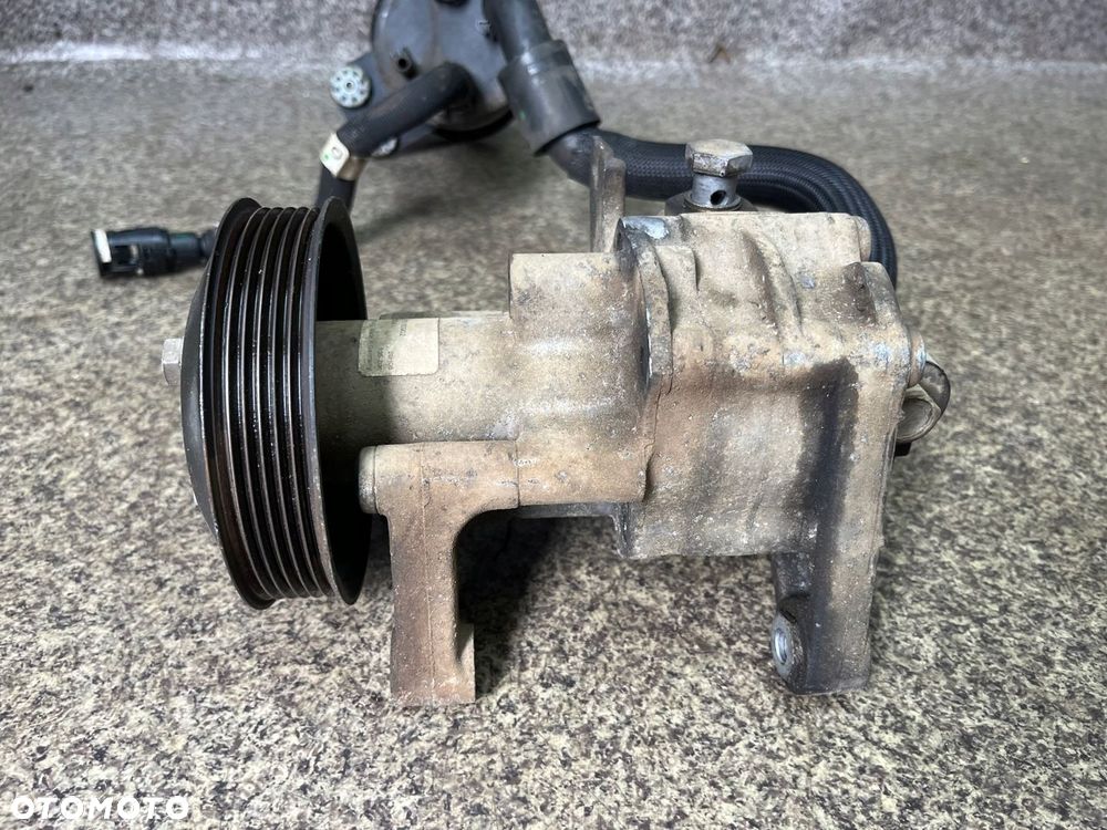 Pompa wspomagania kolko zbiorniczek weze BMW X5 E70 3.0 3.5 D M57N2 E71 X6 - 2