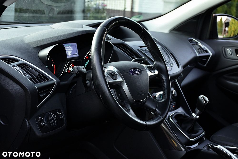 Ford Kuga 2.0 TDCi 2x4 Titanium - 30