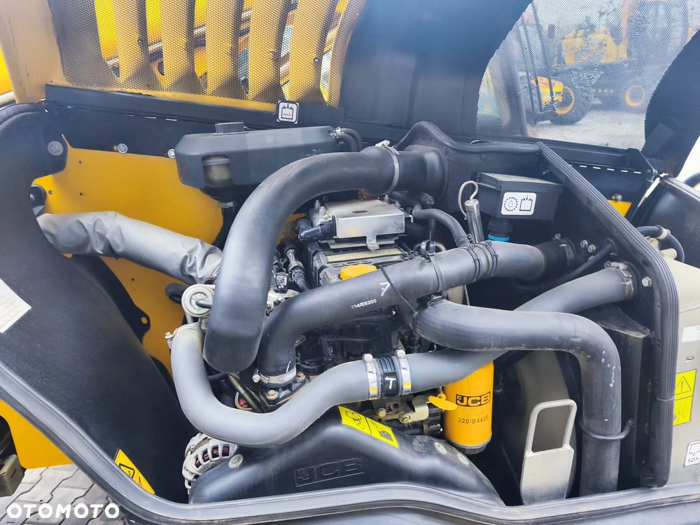 JCB 535-95 (698) - 9