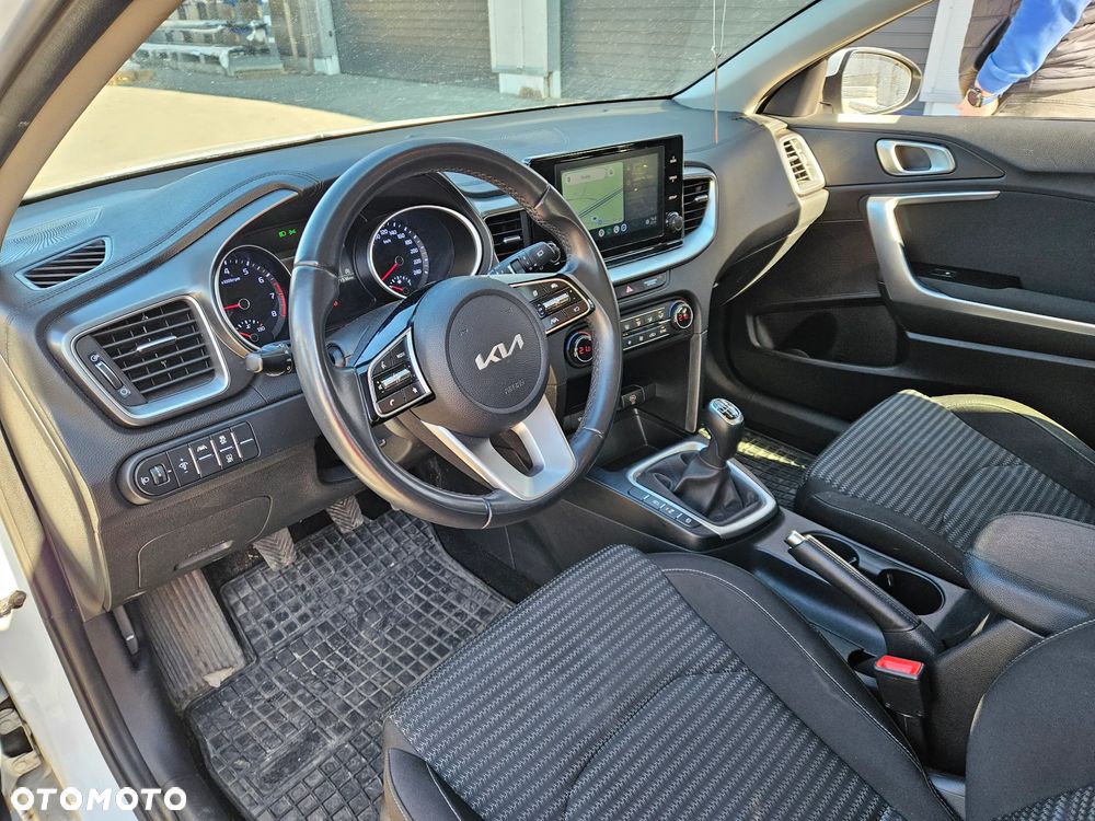 Kia Ceed 1.5 T-GDI M - 6