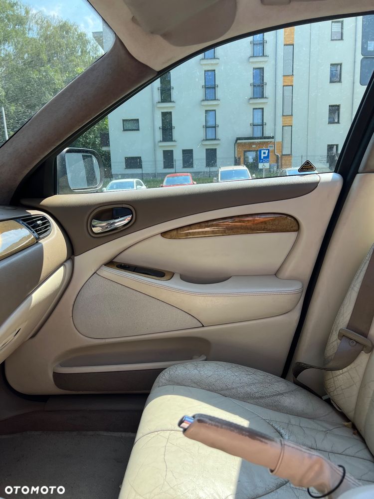 Jaguar S-Type - 8