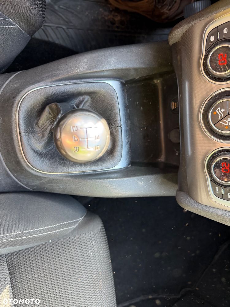 Citroën C4 BlueHDi 120 Stop&Start Shine - 17