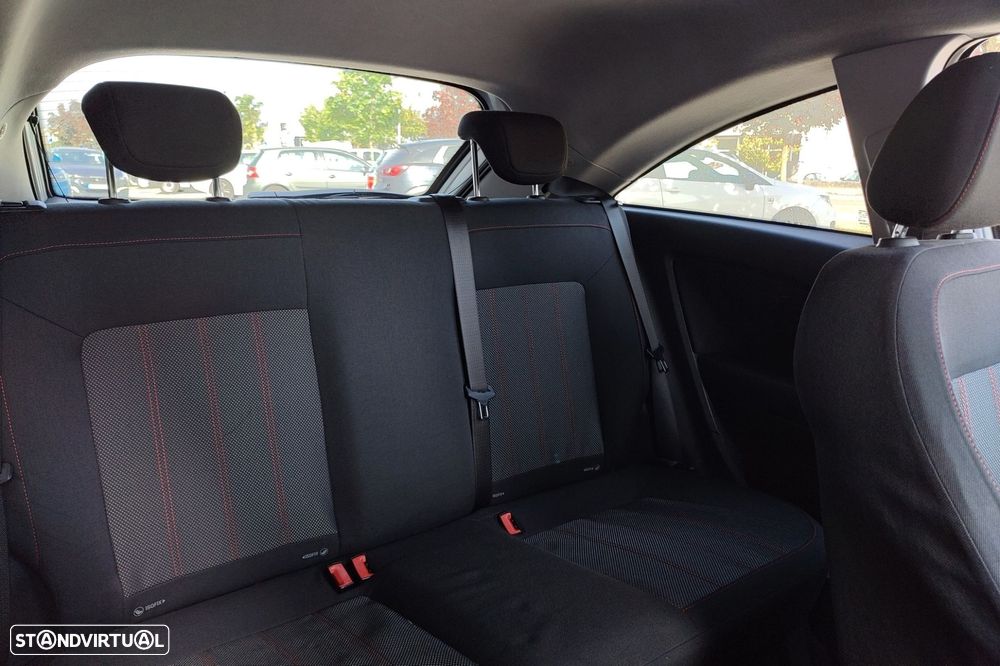 Opel Corsa 1.2 Black Edition - 11