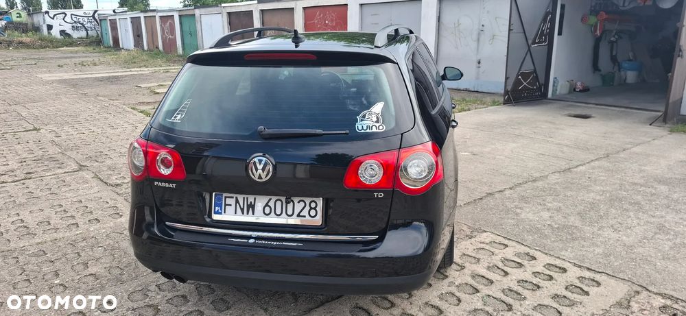 Volkswagen Passat - 4