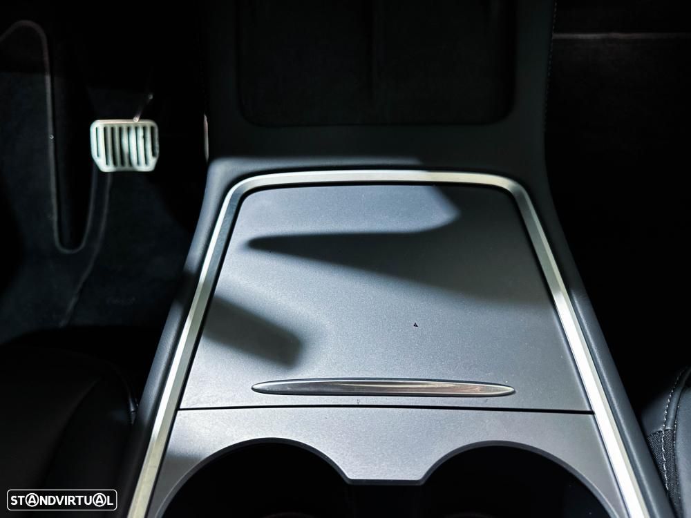 Tesla Model Y Standard - 38