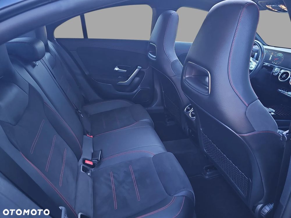 Mercedes-Benz CLA 220 AMG Line 7G-DCT - 15