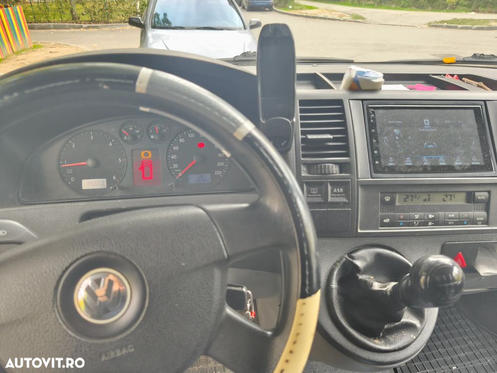 Volkswagen Caravelle - 8