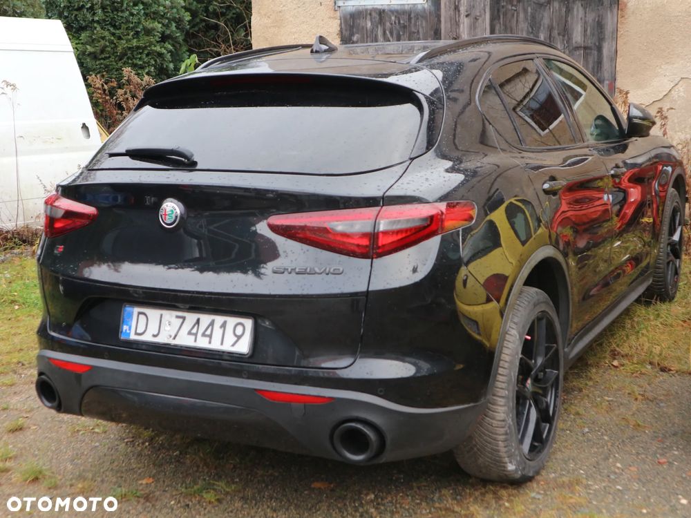 Alfa Romeo Stelvio 2.0 Turbo 16V AT8-Q4 Executive - 3