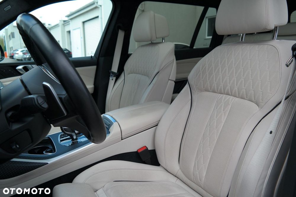 BMW X7 - 14