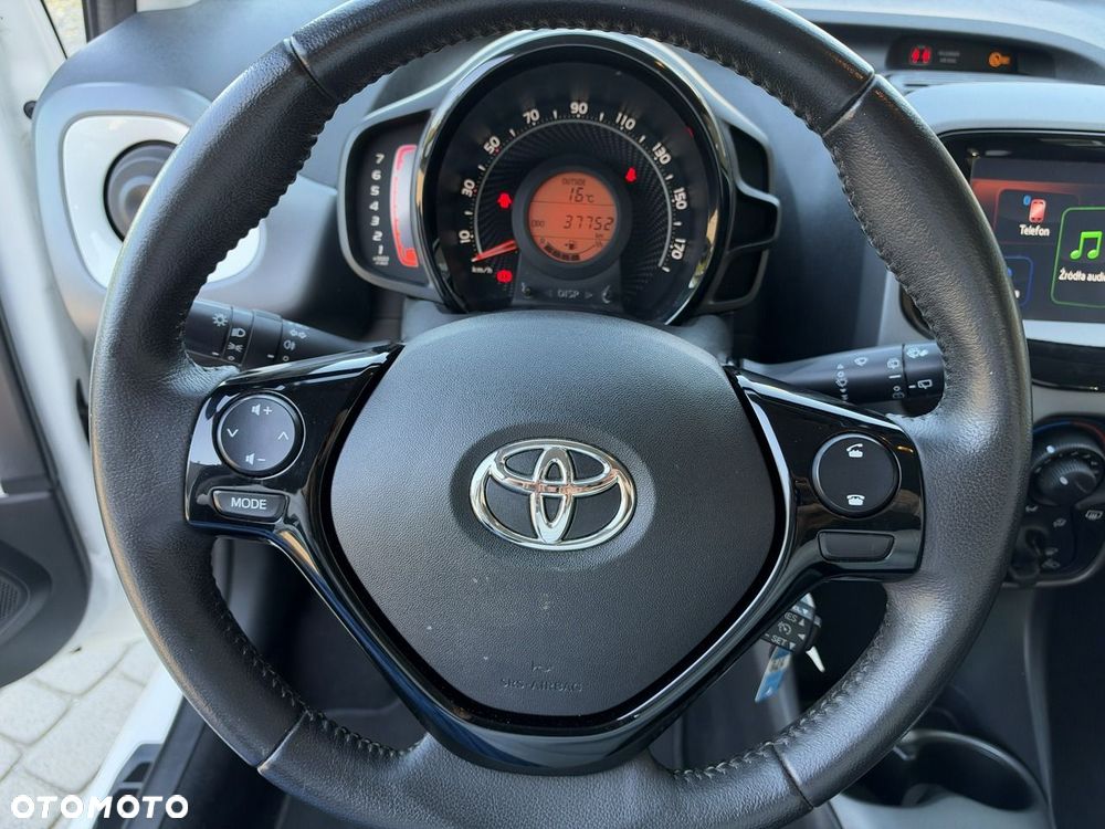 Toyota Aygo x-play - 16