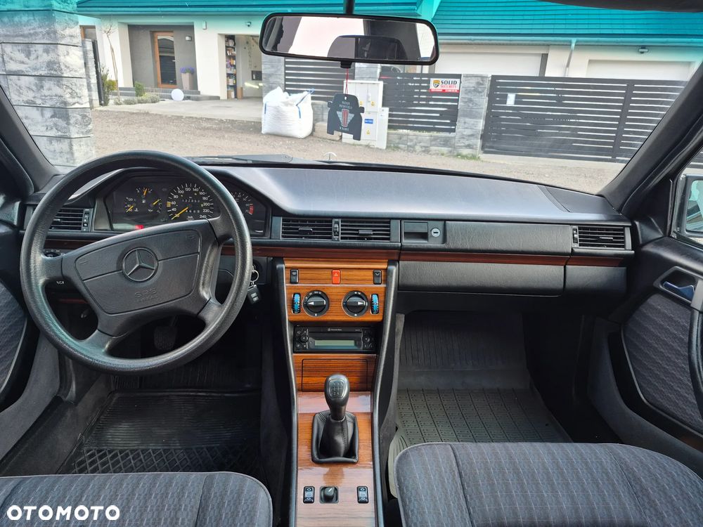 Mercedes-Benz W124 (1984-1993) - 17