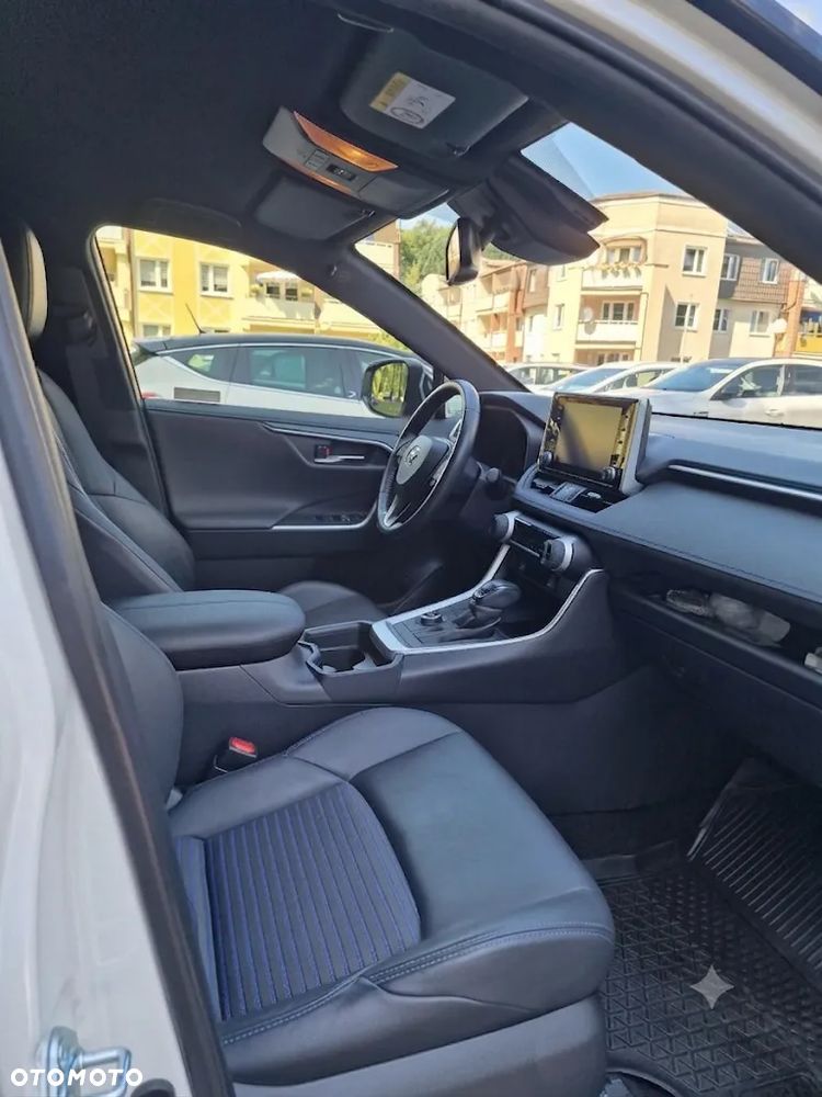 Toyota RAV4 - 6