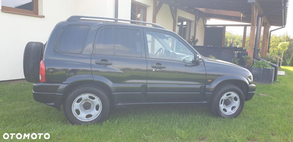 Suzuki Grand Vitara 2.0 - 11