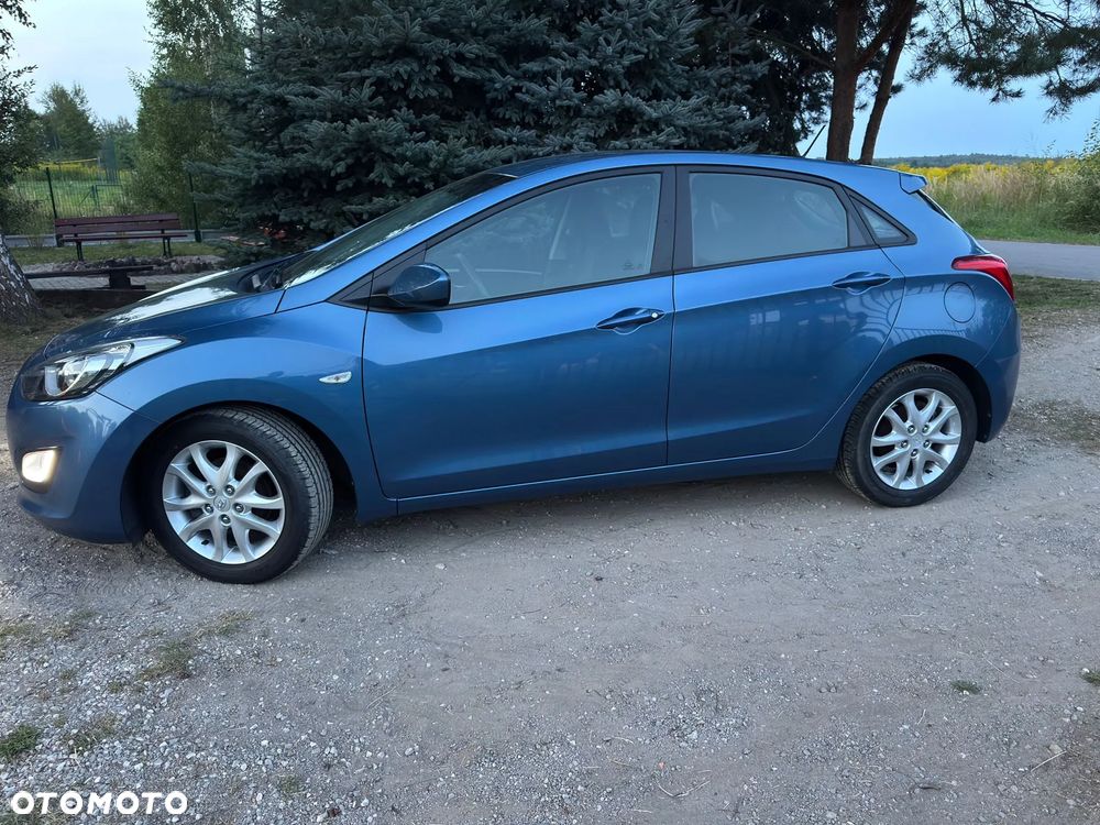 Hyundai i30 blue 1.4 Style - 23
