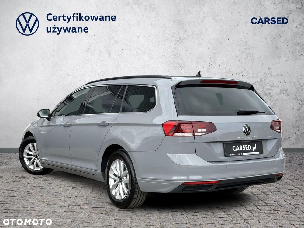Volkswagen Passat - 4
