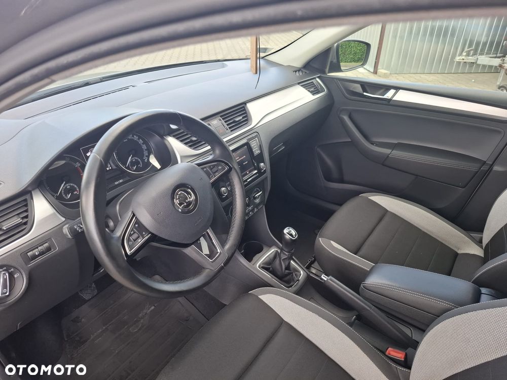 Skoda RAPID 1.0 TSI Active - 11