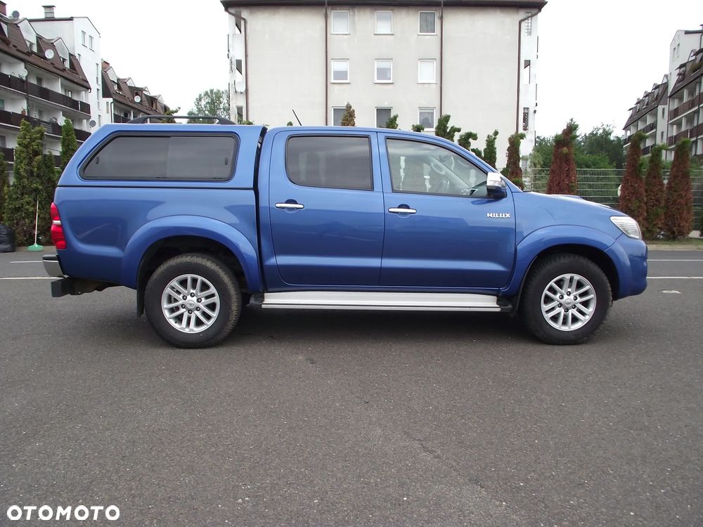 Toyota Hilux 3.0 D-4D Invincible - 6