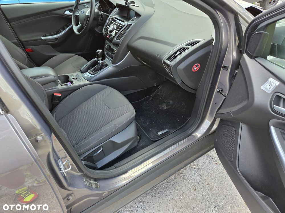 Ford Focus 1.5 EcoBoost STart-Stopp-System TITANIUM - 12