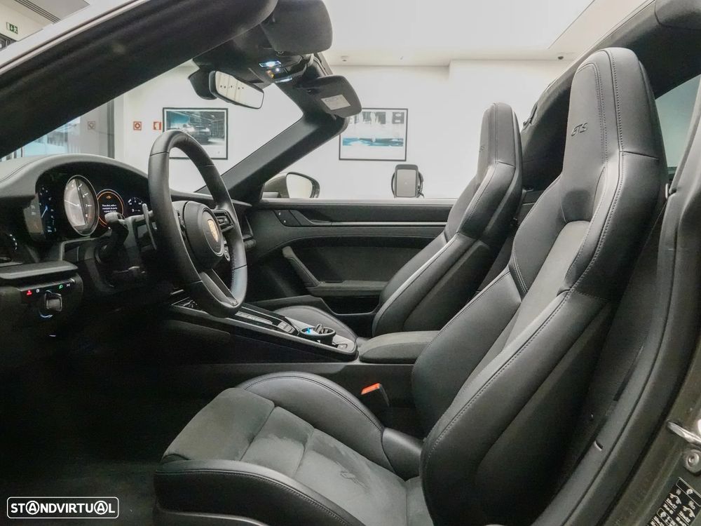 Porsche 911 (992) Targa 4 GTS PDK - 24