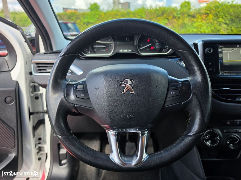 Peugeot 208 1.2 PureTech Style - 13