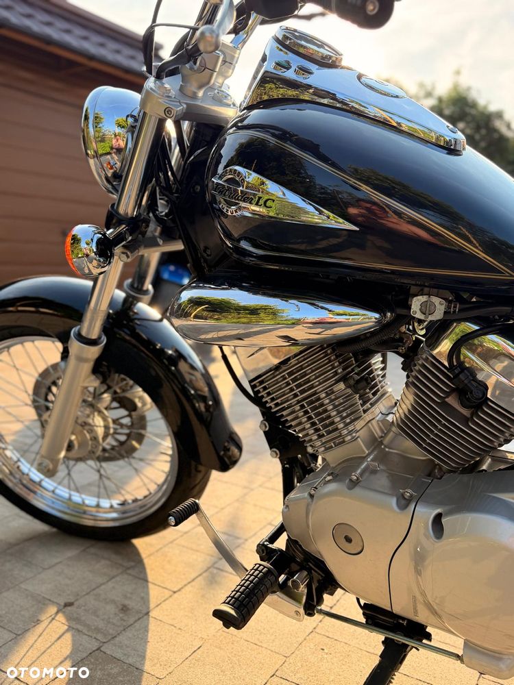 Suzuki Intruder - 16