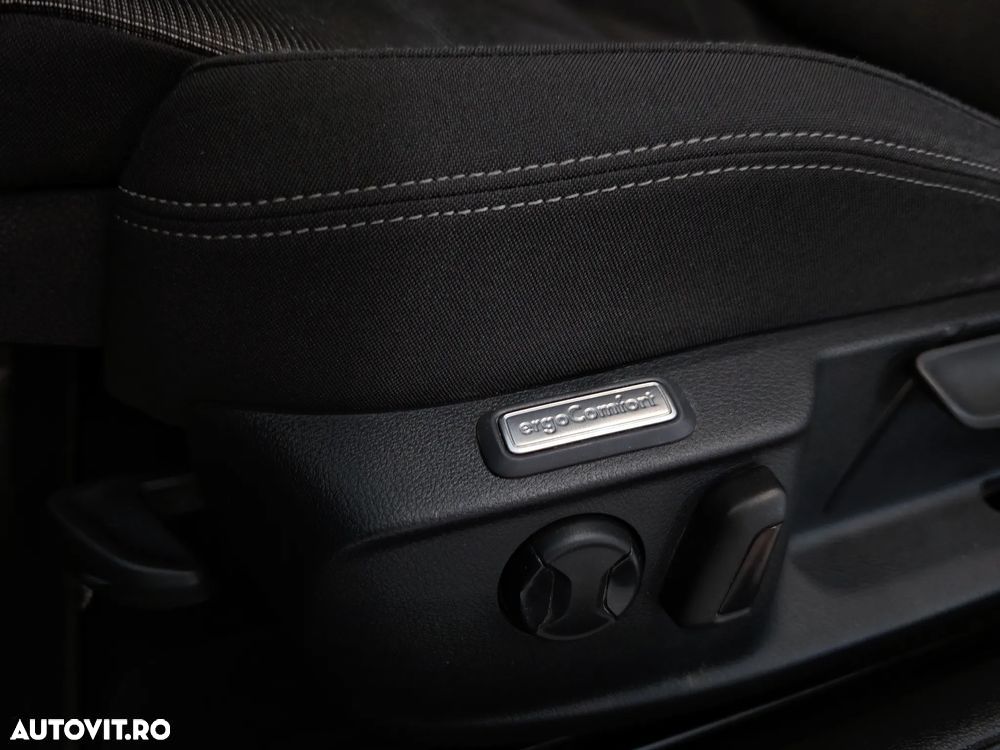 Volkswagen Passat 1.6 TDI SCR DSG Comfortline - 12