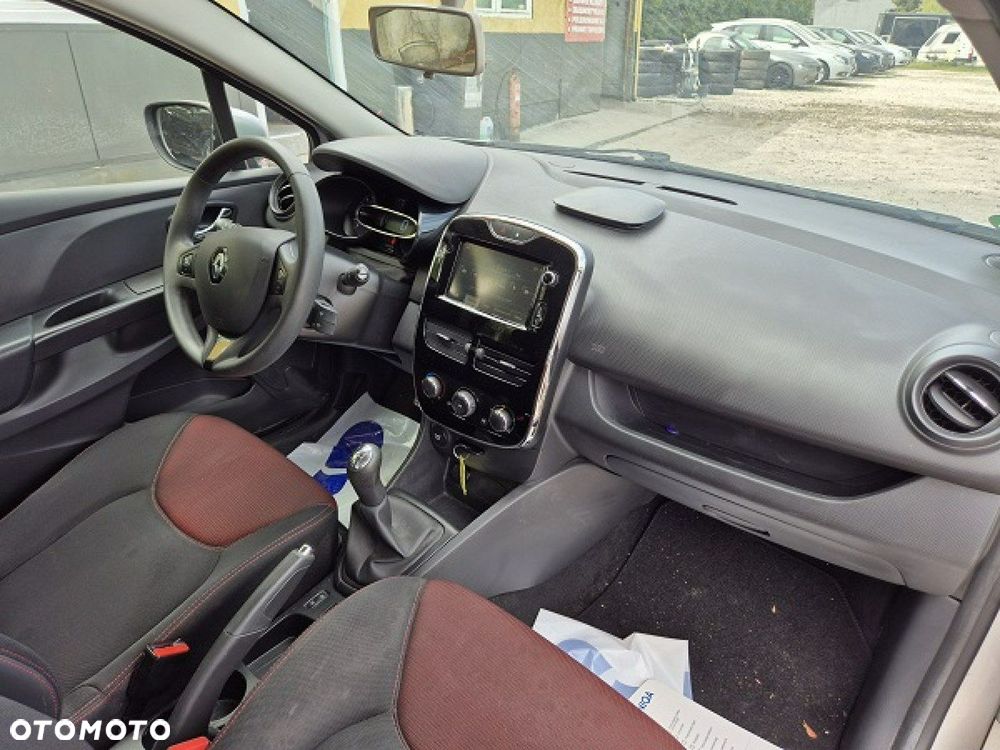 Renault Clio - 11