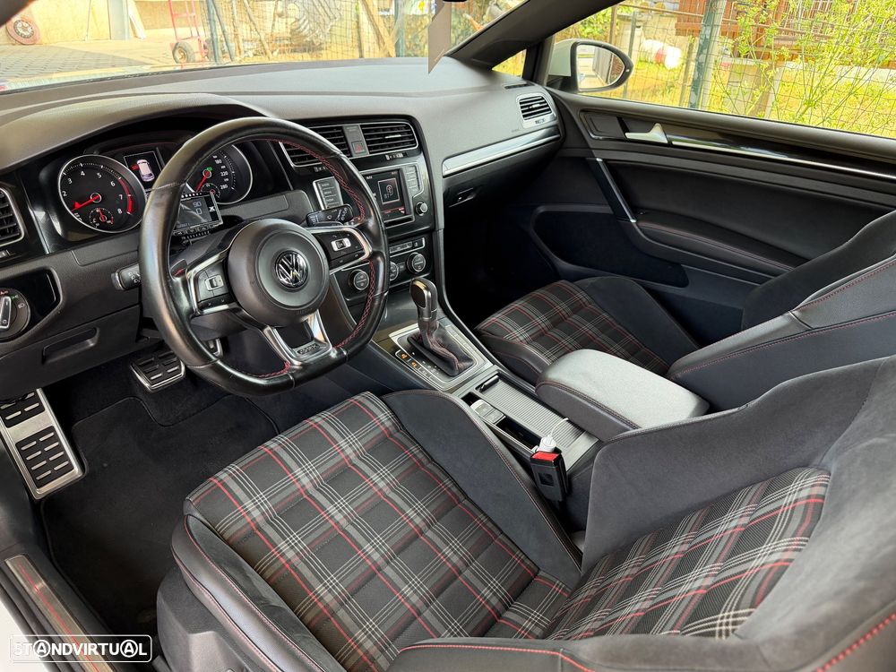 VW Golf GTI Performance BlueMotion DSG - 2