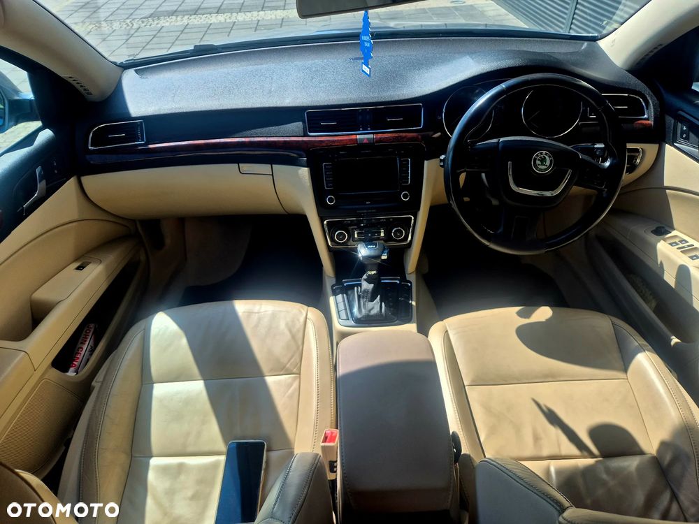 Skoda Superb 2.0 TDI Elegance DSG - 15
