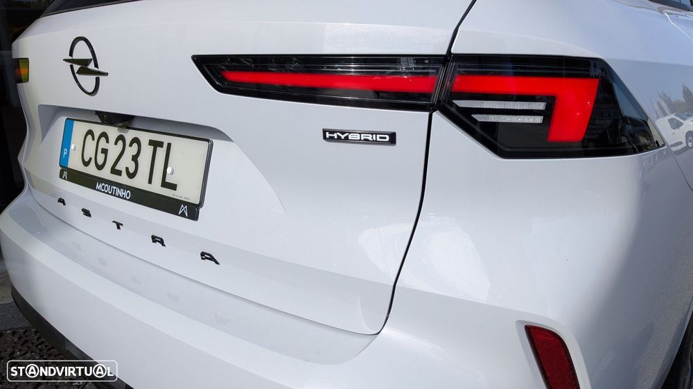 Opel Astra Sports Tourer - 22