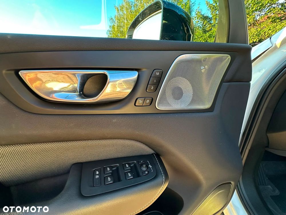 Volvo XC 60 B6 B AWD Geartronic RDesign - 21
