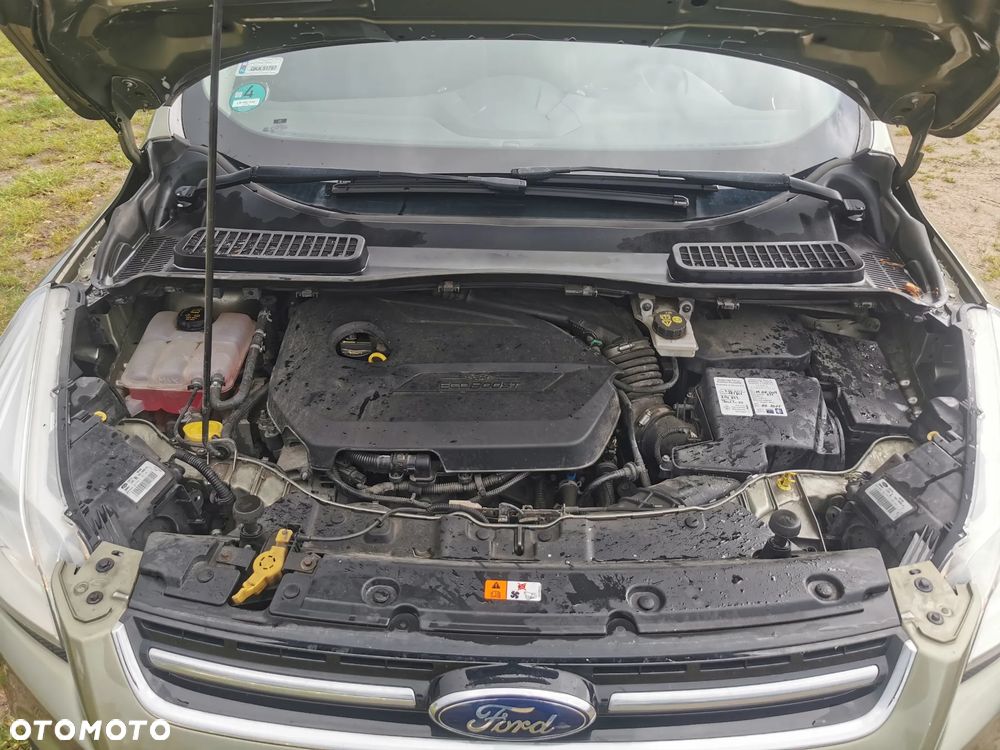 Ford Kuga 1.6 EcoBoost 2x4 Titanium - 22