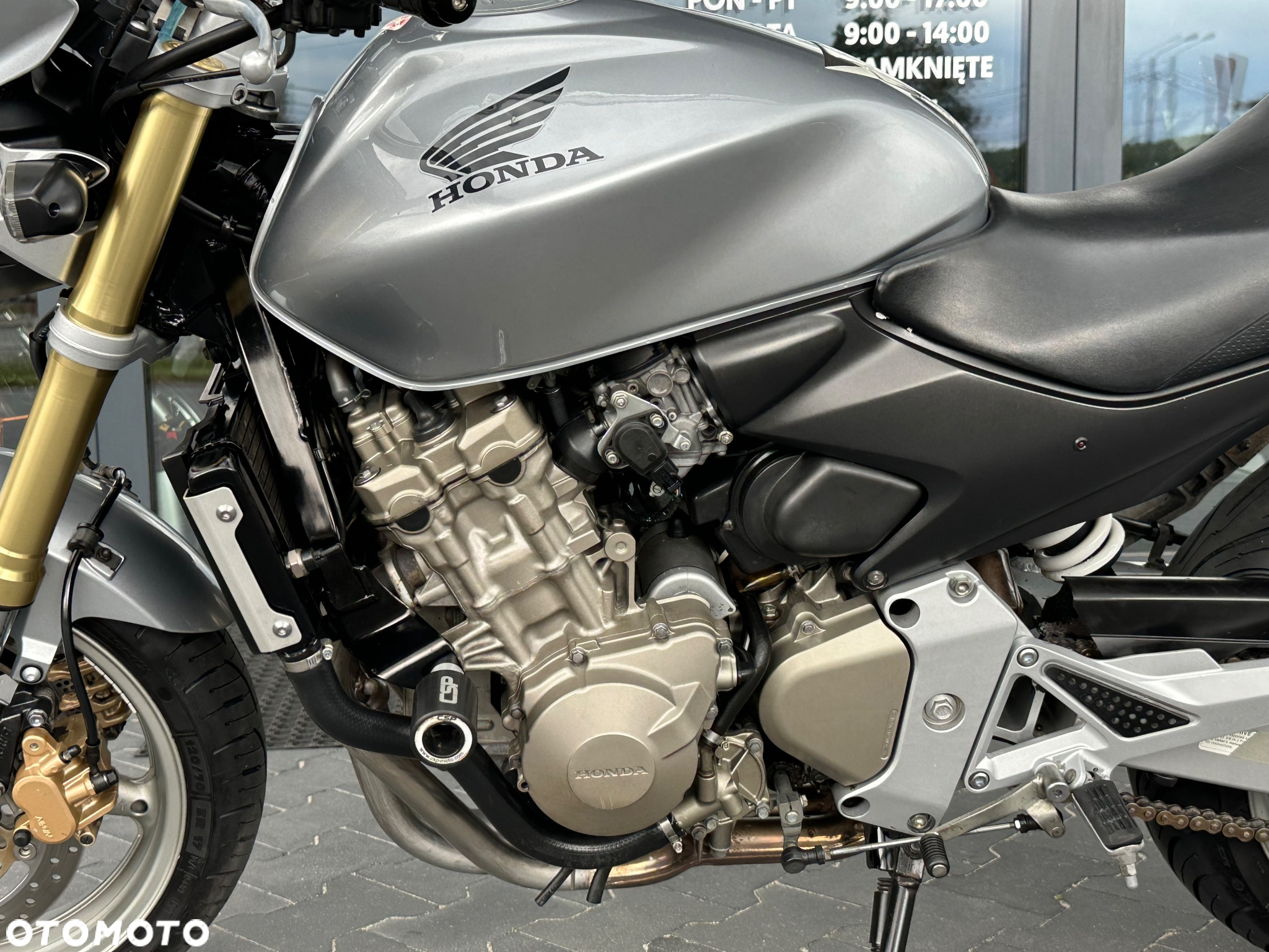Honda Hornet - 32