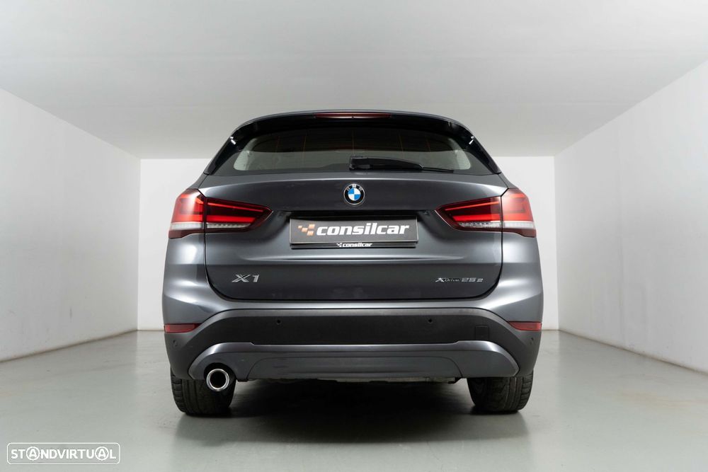 BMW X1 25 e xDrive Corporate Edition - 4