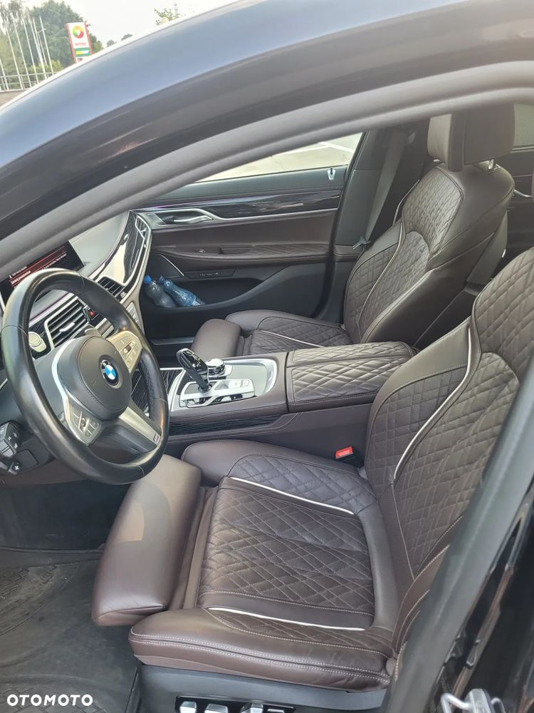 BMW Seria 7 740d xDrive mHEV sport - 7