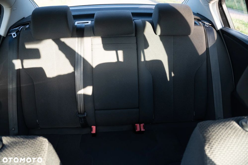 Volkswagen Passat 2.0 TDI Comfortline - 11