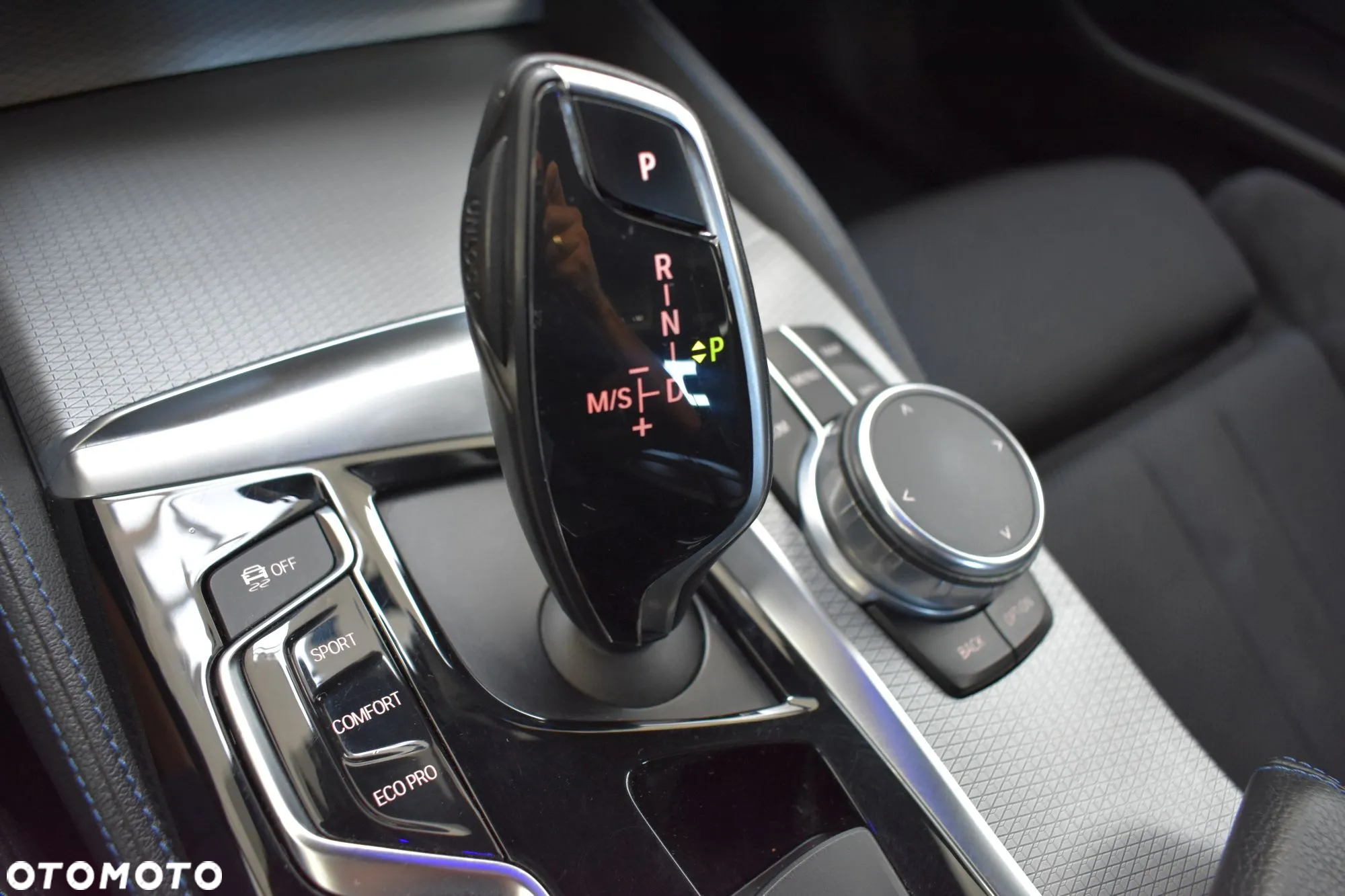 BMW Seria 5 520d M Sport - 28