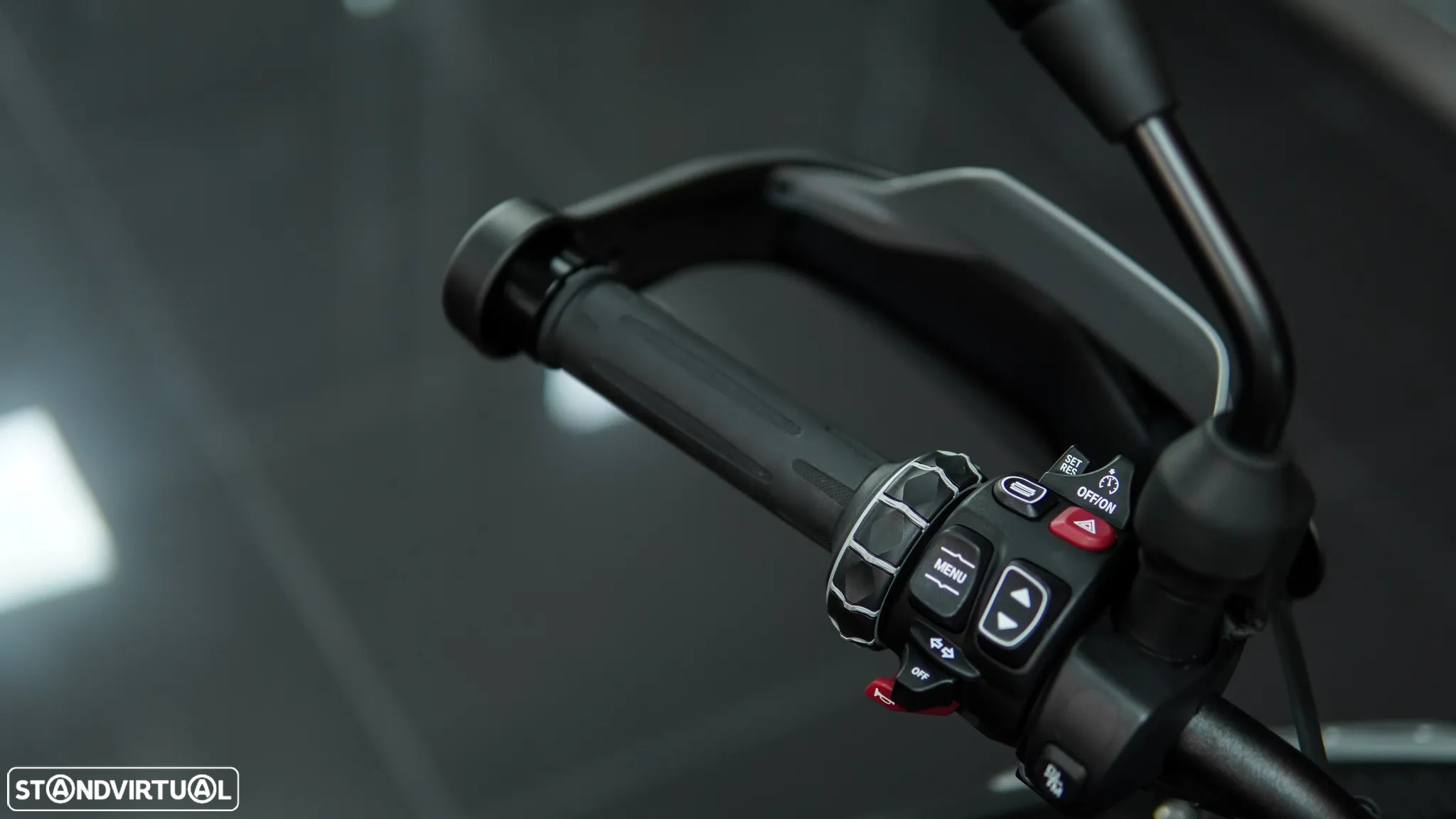 BMW R 1300 GS Adventure TRIPLE BLACK C/ AKRAPOVIC - 52