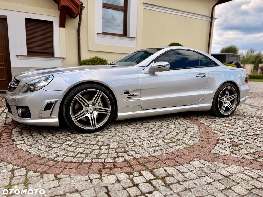 Mercedes-Benz SL 63 AMG - 9
