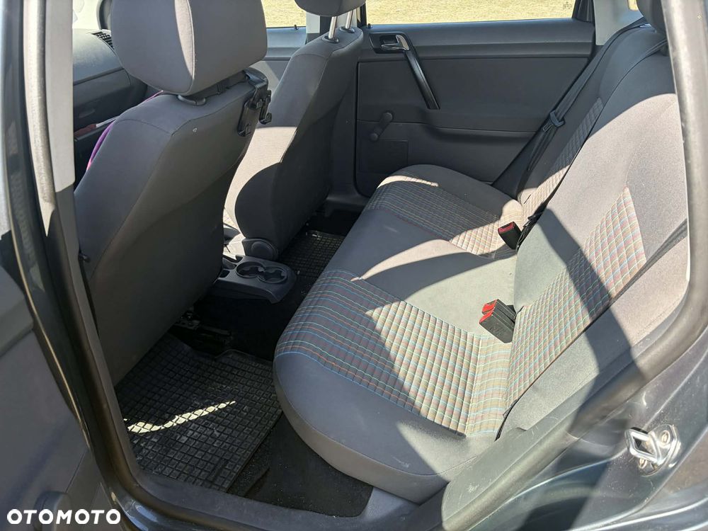 Volkswagen Polo 1.4 16V Comfortline - 3