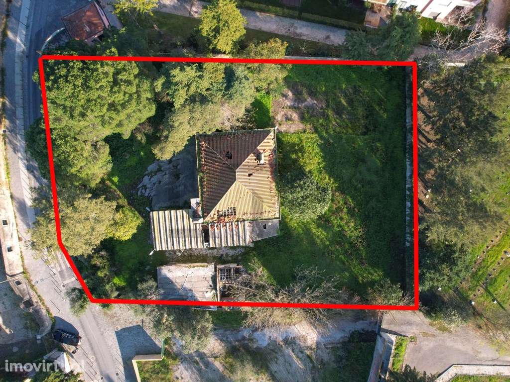 Moradia T6 com 2430m2 de Terreno para recuperar para Venda no Lumia... - Grande imagem: 2/48