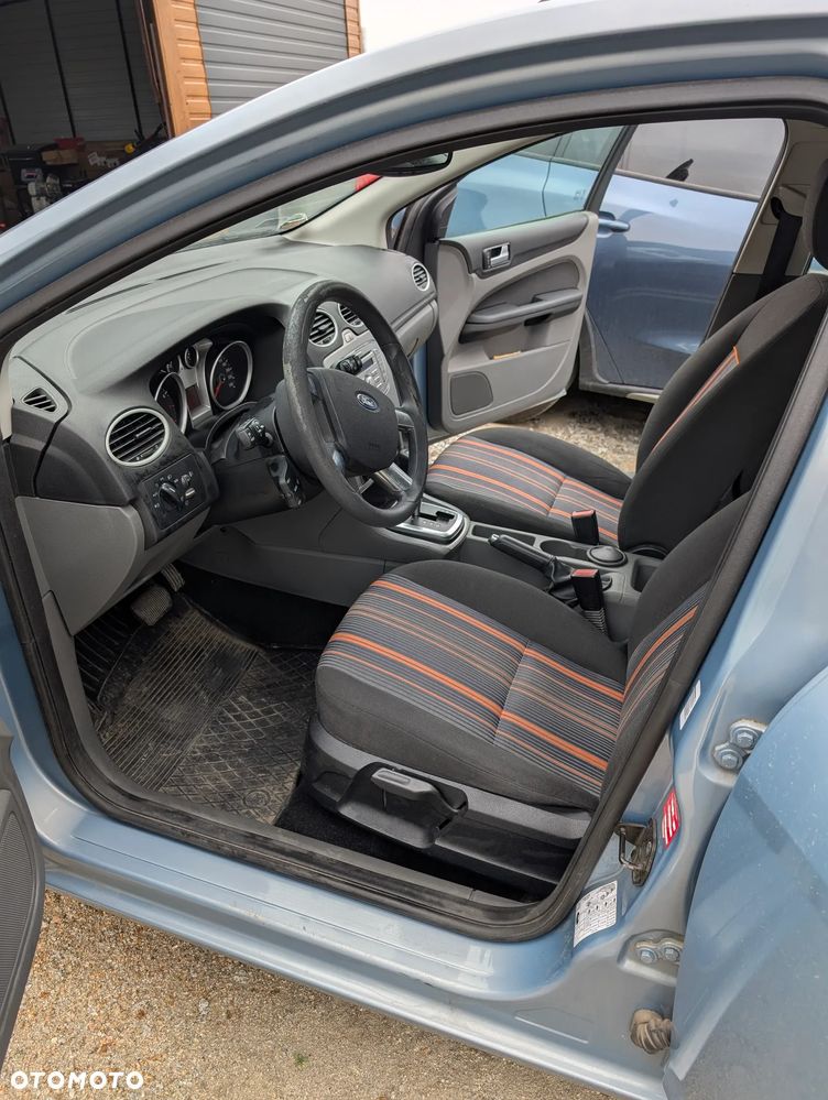 Ford Focus 1.6 Trend - 17